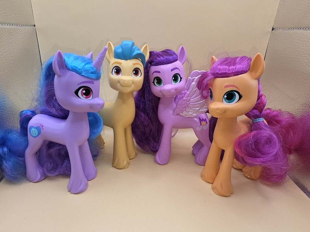 2021 My Little Pony 6" New Generation Lot Sunny Starscout Izzy Moonbow Princess